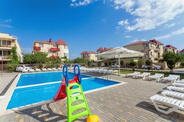 Бассейн отеля Олимп в Джемете