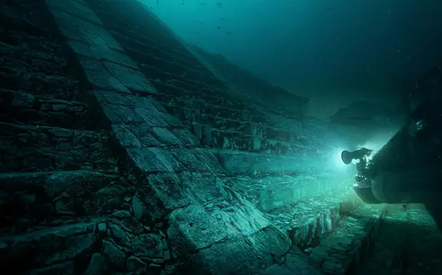 Пирамиды Атлантиды: подводные руины Пирамиды Атлантиды: подводные руины