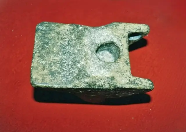 Алюминиевый клин возрастом 11 тысяч лет Алюминиевый клин возрастом 11 тысяч лет